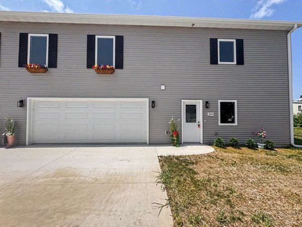204 NW 3rd Street, Waukon, IA 52172