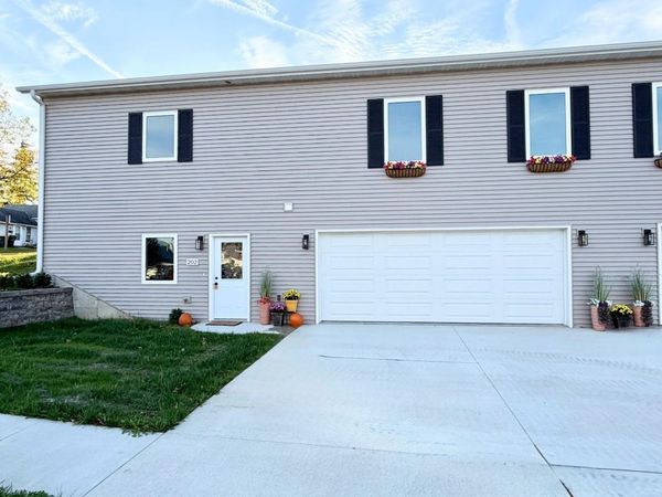 202 NW 3rd Street, Waukon, IA 52172