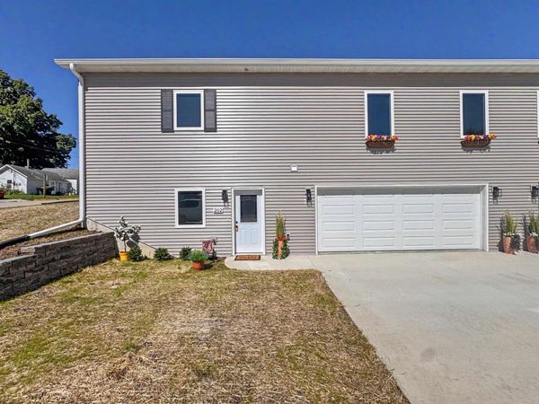 202 NW 3rd Street, Waukon, IA 52172