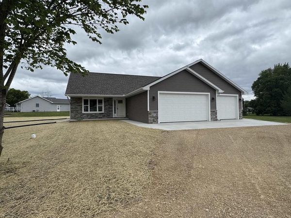 709 ROBIN STREET, New London, WI 54961