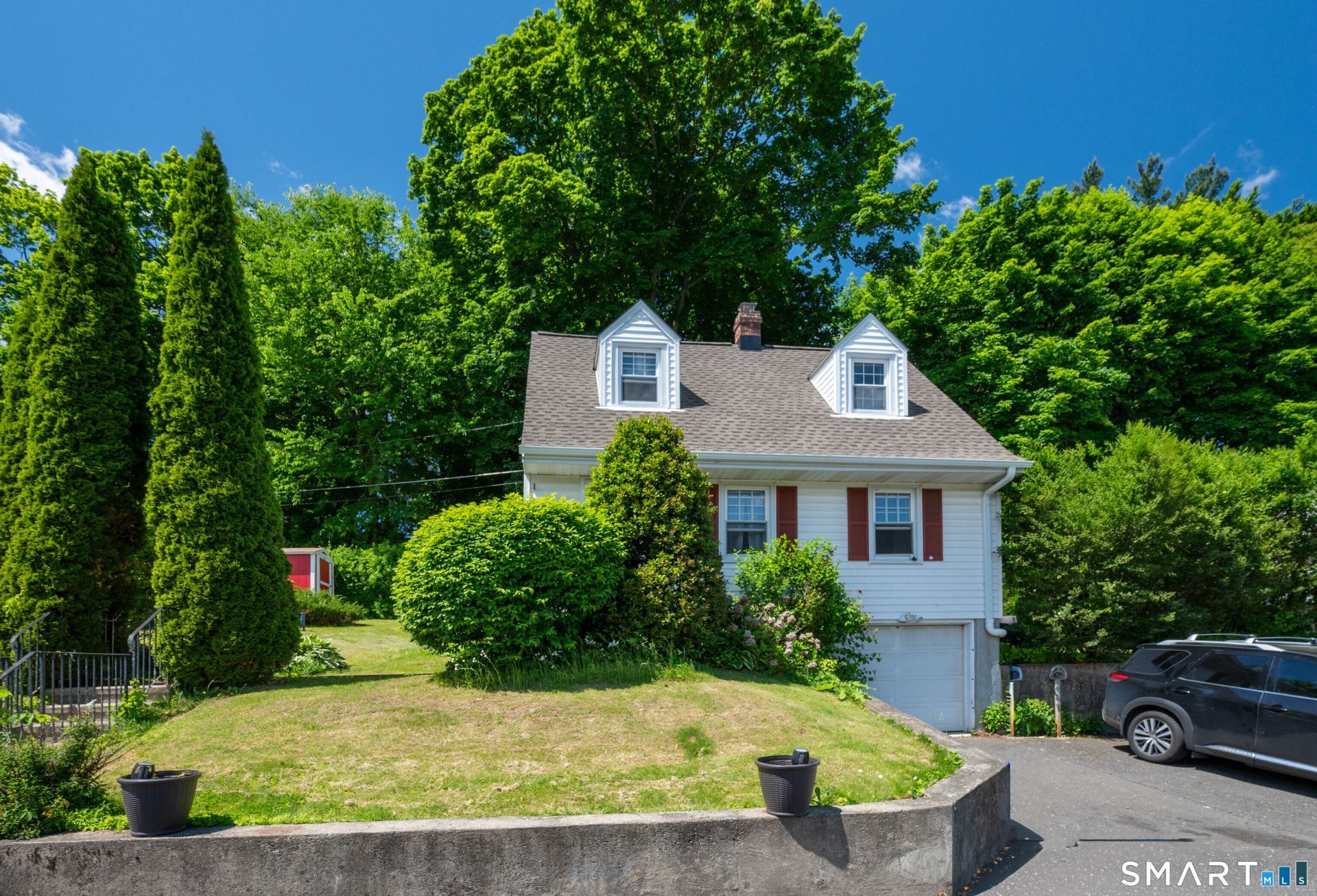 6 Robinview, Danbury, CT 06810 Main Photo