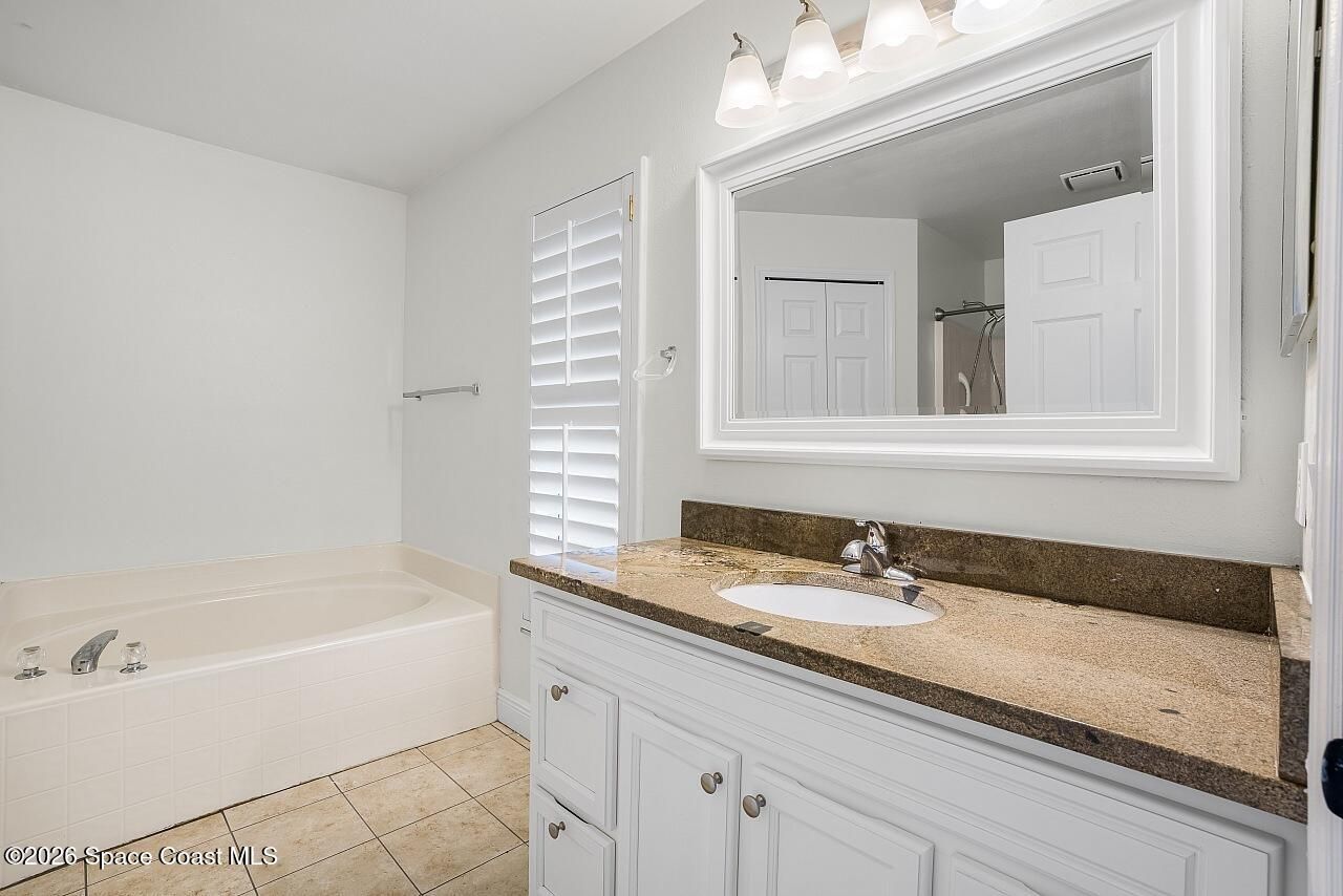 966 E 13th Square , Vero Beach, FL 32960 Photo