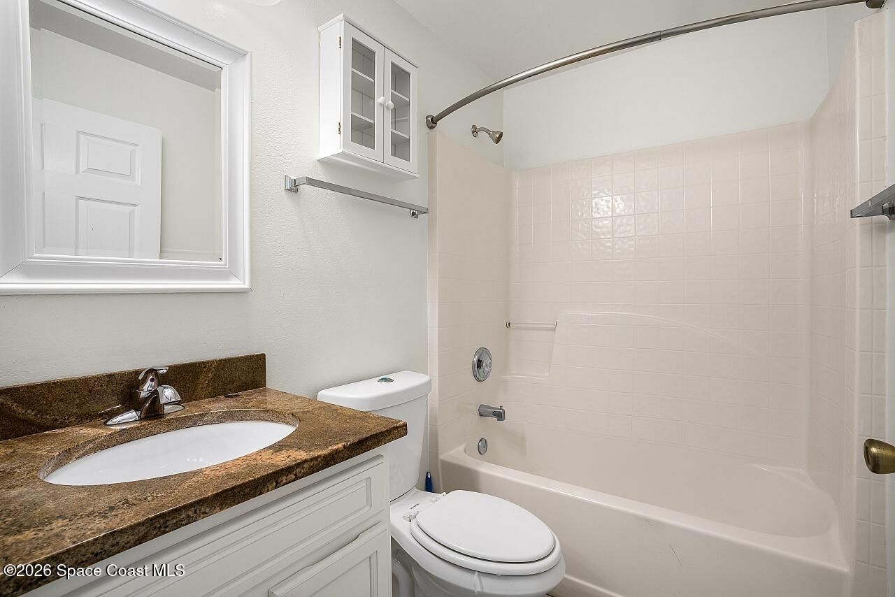 966 E 13th Square , Vero Beach, FL 32960 Photo