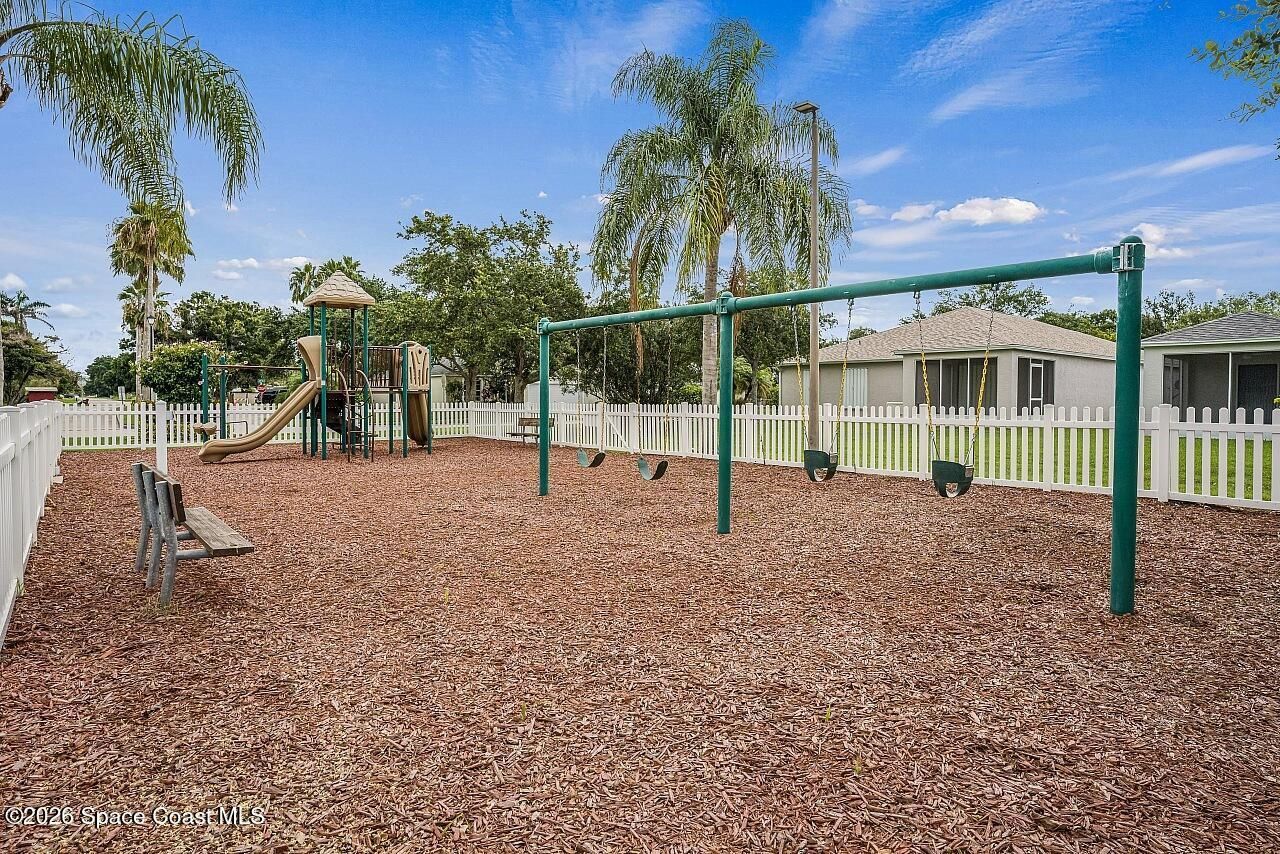966 E 13th Square , Vero Beach, FL 32960 Photo