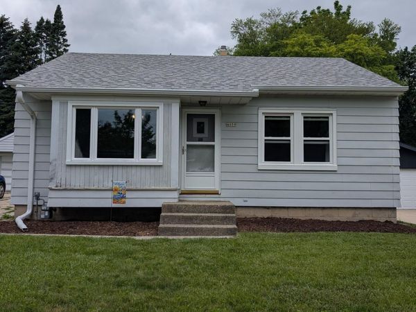 4059 S Alexander Ave, Saint Francis, WI 53235