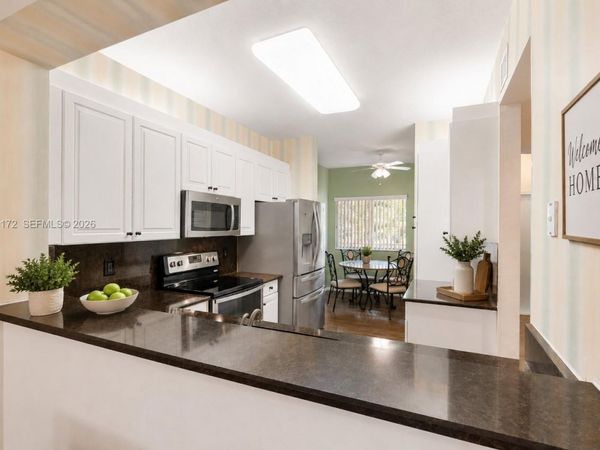 7715 Yardley Dr, Unit 212, Tamarac, FL 33321