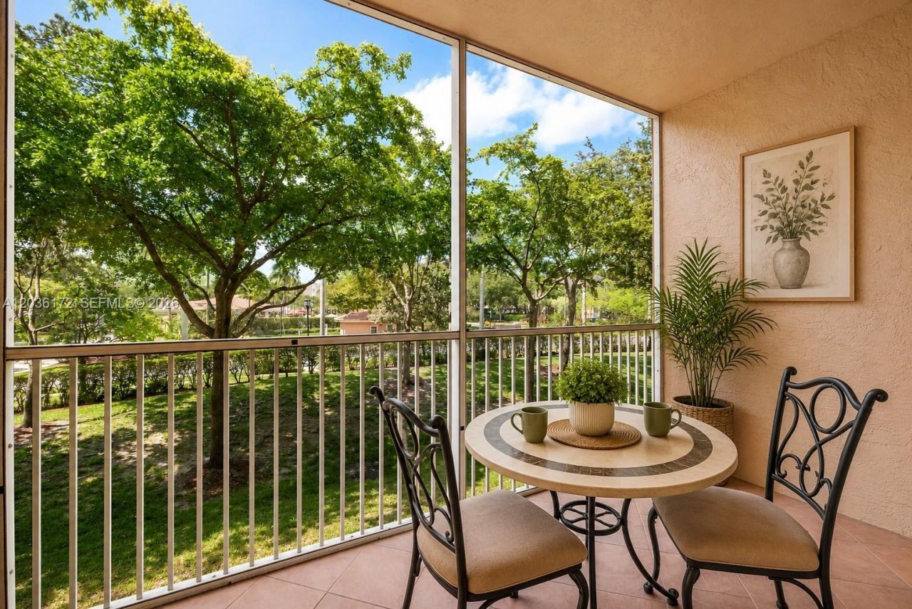 7715 Yardley Dr, Unit 212, Tamarac, FL 33321 Photo