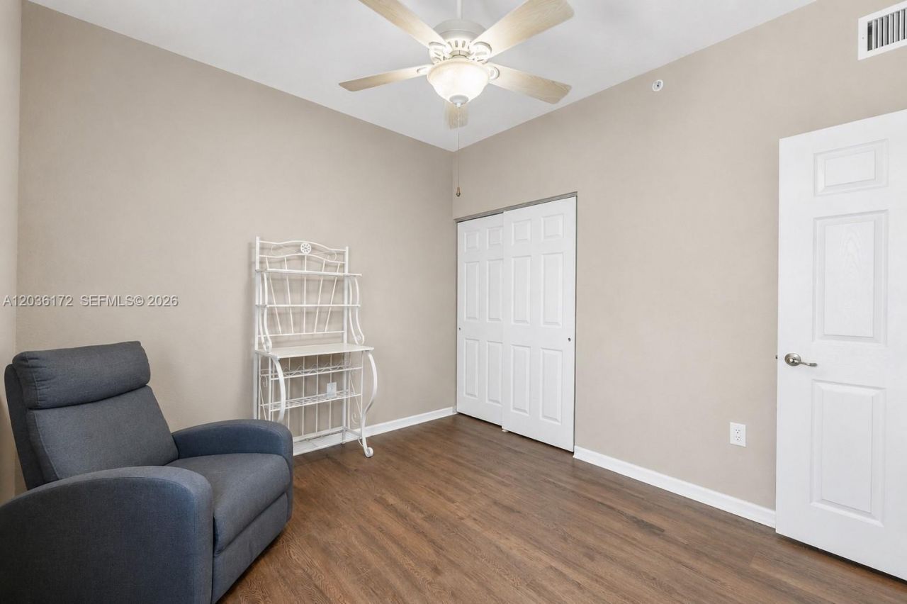 7715 Yardley Dr, Unit 212, Tamarac, FL 33321 Photo