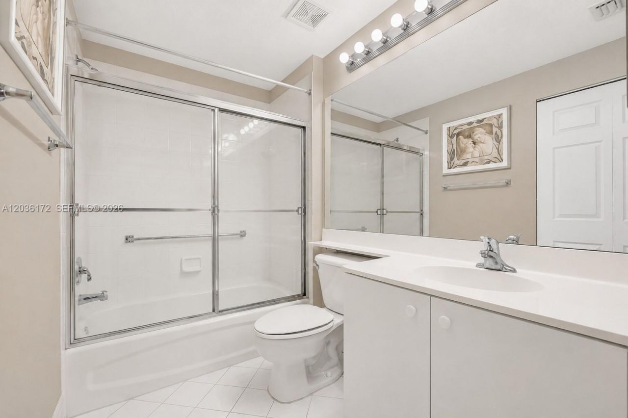 7715 Yardley Dr, Unit 212, Tamarac, FL 33321 Photo