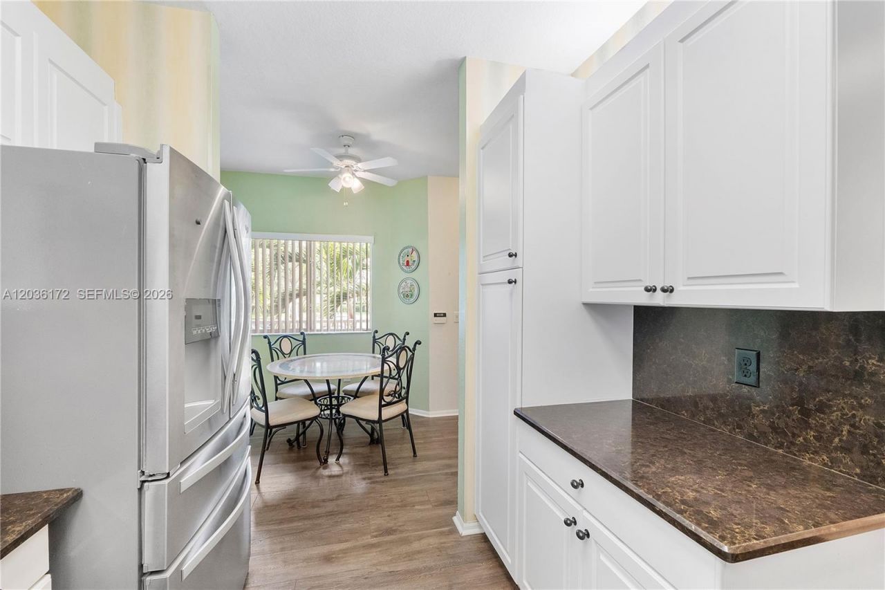 7715 Yardley Dr, Unit 212, Tamarac, FL 33321 Photo