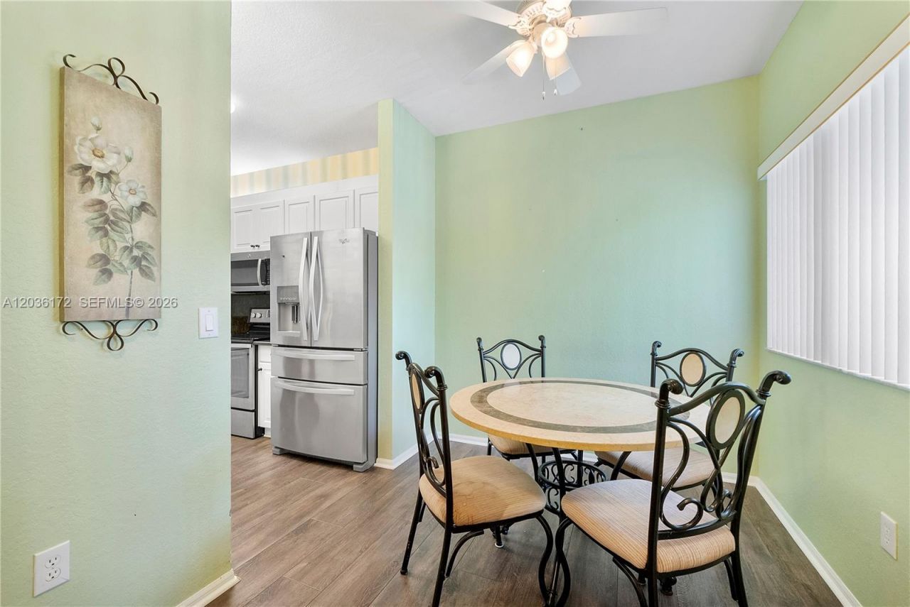 7715 Yardley Dr, Unit 212, Tamarac, FL 33321 Photo