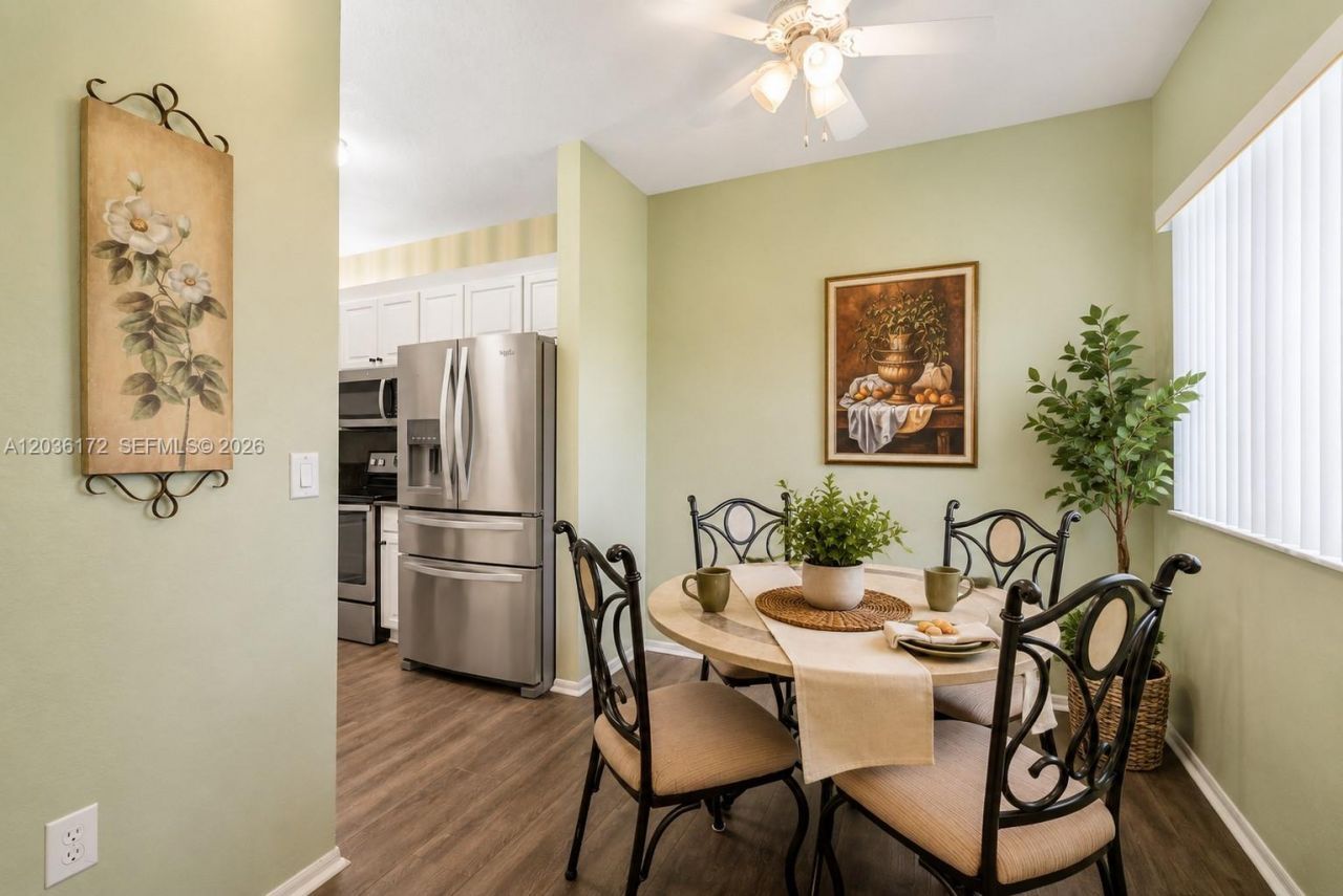 7715 Yardley Dr, Unit 212, Tamarac, FL 33321 Photo