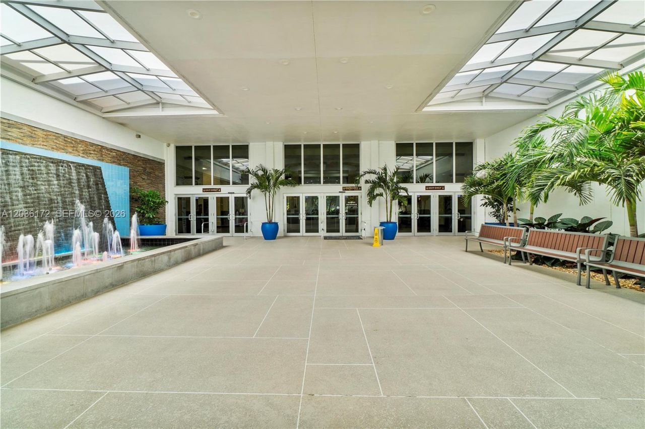 7715 Yardley Dr, Unit 212, Tamarac, FL 33321 Photo