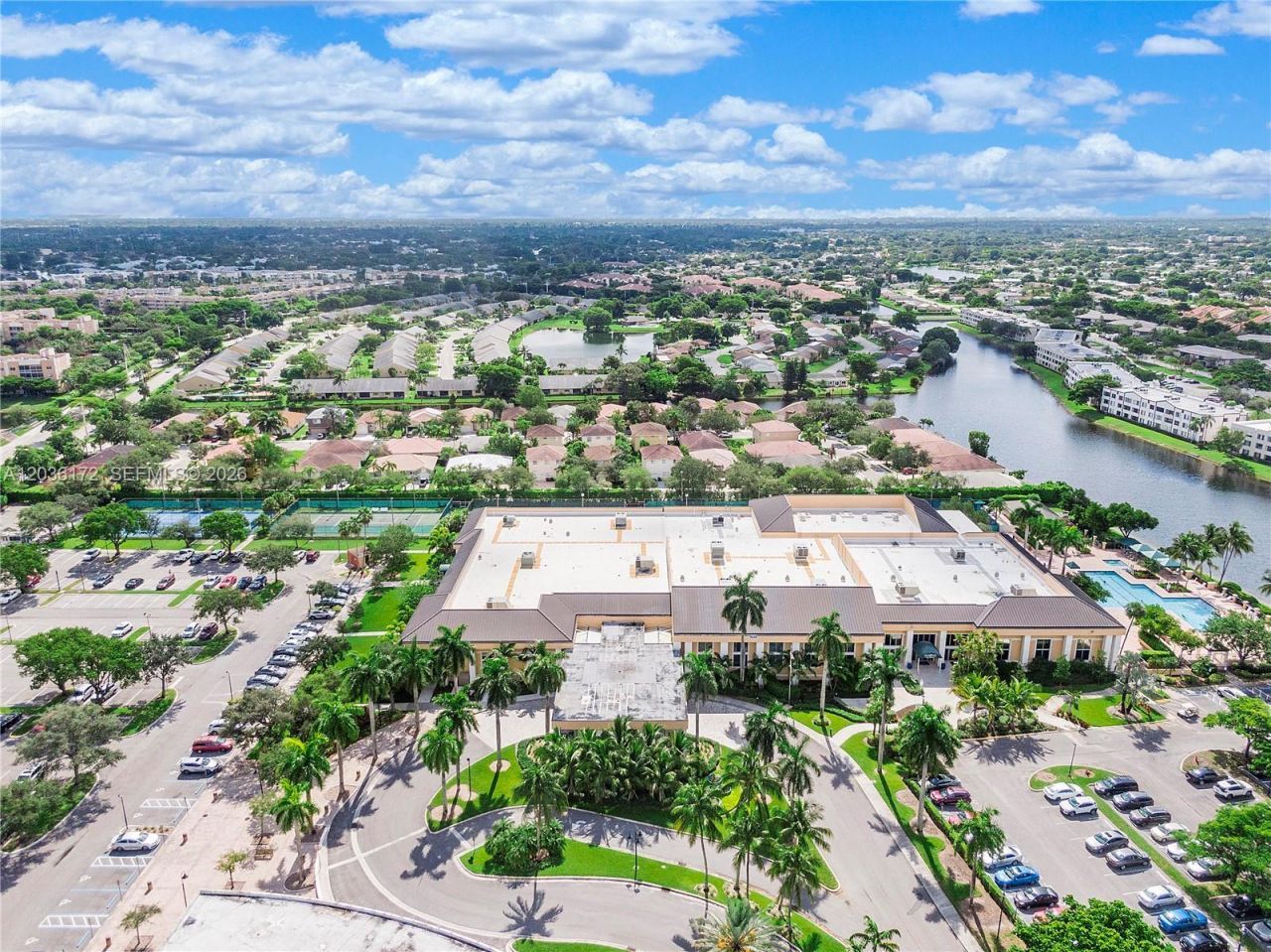 7715 Yardley Dr, Unit 212, Tamarac, FL 33321 Photo
