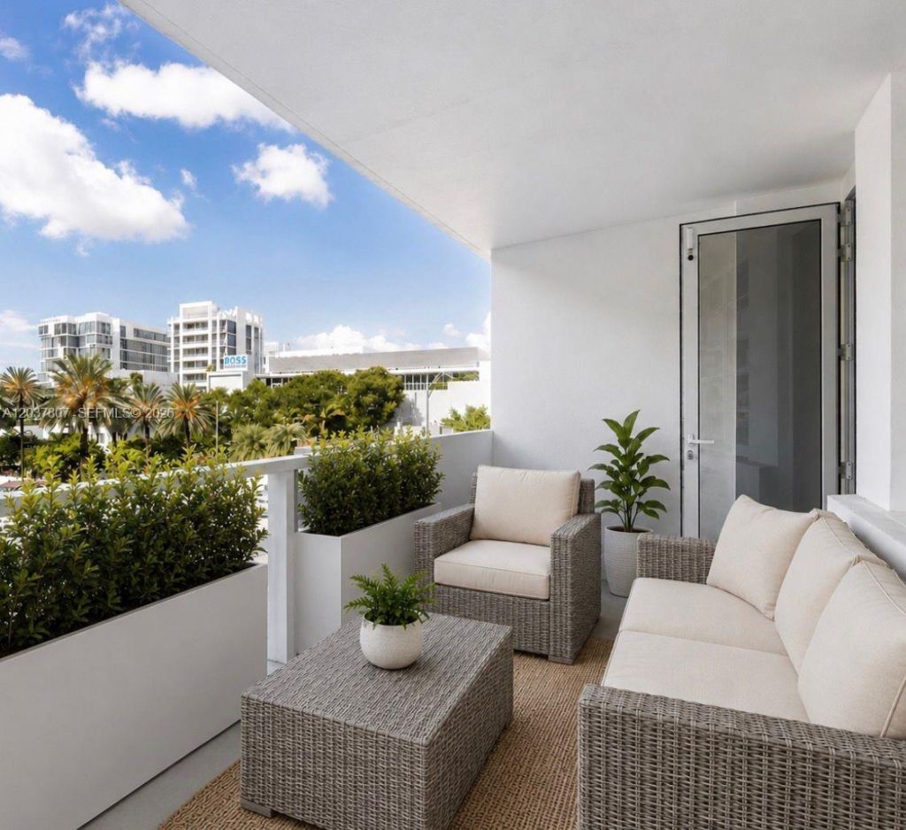 100 Lincoln Rd, Unit 307, Miami Beach, FL 33139 Photo