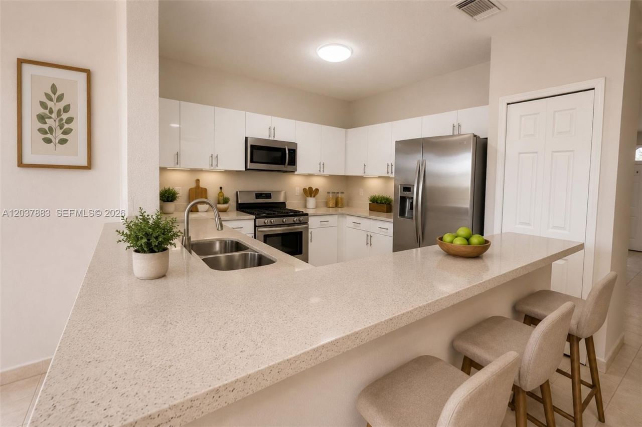 935 SW 154th Path , Miami, FL 33194 Photo