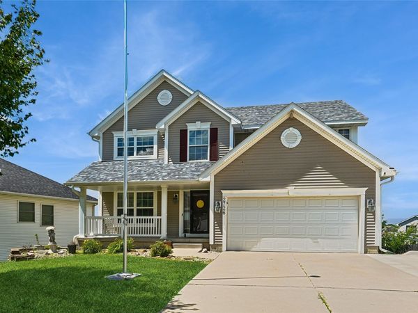 2726 Fayrdale Drive, Des Moines, IA 50320