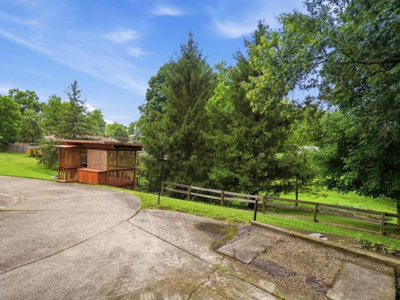 2040 Parkhurst Court, Cincinnati, OH 45224 Photo 49
