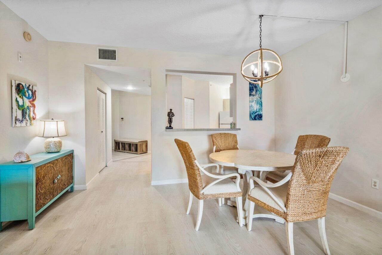 300 Uno Lago Drive, Unit 304, Juno Beach, FL 33408 Photo