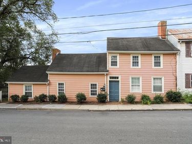 129 E GERMAIN STREET , Unit B, WINCHESTER, VA 22601