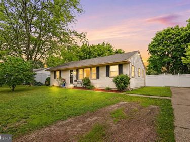 11 WARWICK ROAD, STRATFORD, NJ 08084