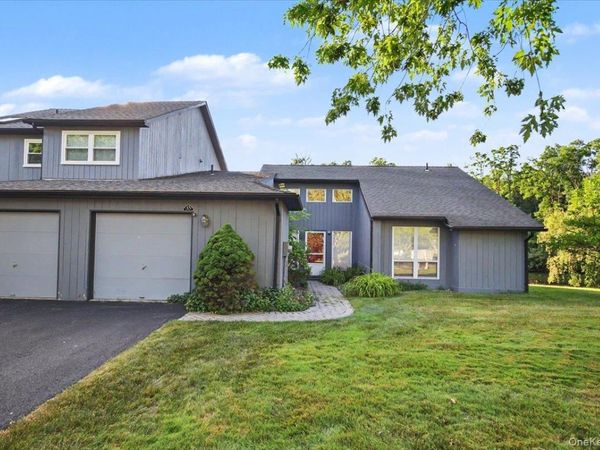 35 North Loop , Rhinebeck, NY 12572