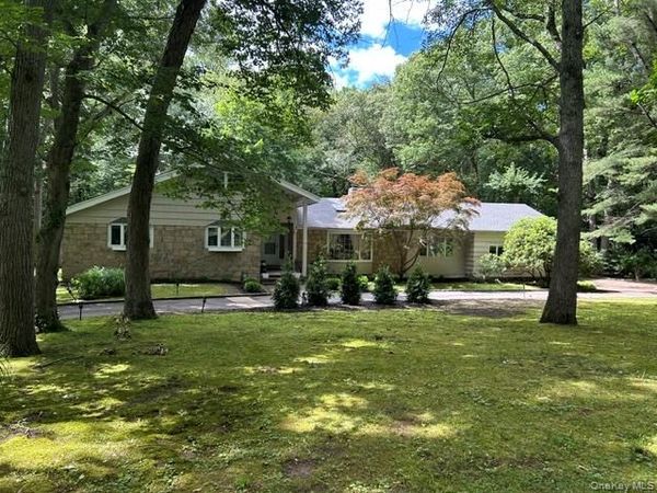 3 Fox Lane , Locust Valley, NY 11560