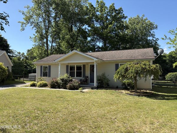 9617 Oak Run Court, Holland, OH 43528