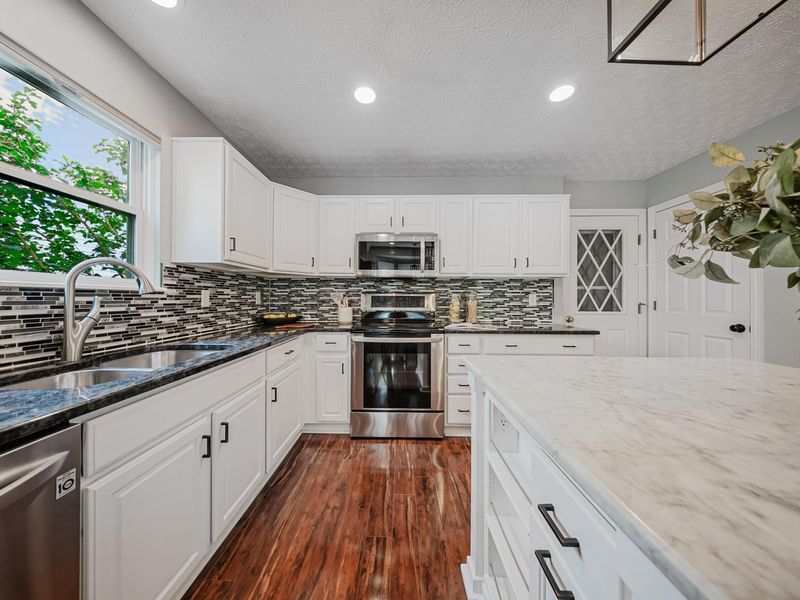 1587 England Drive , Columbus, OH 43240 Photo 16