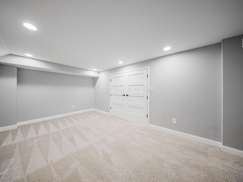 1587 England Drive , Columbus, OH 43240 Photo 38
