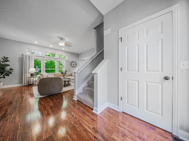 1587 England Drive , Columbus, OH 43240 Photo 4