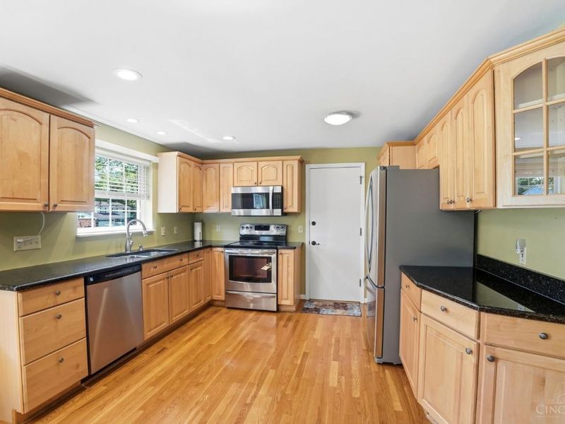 5692 Werkshire Terrace, Miami Twp, OH 45150 Photo 11