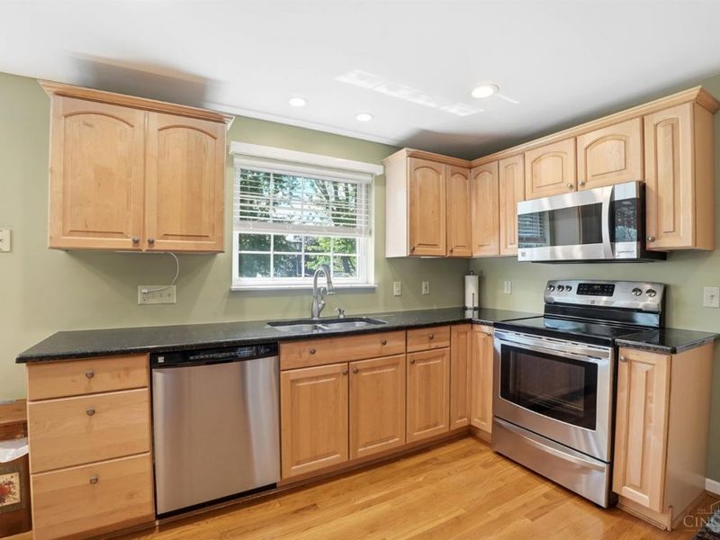 5692 Werkshire Terrace, Miami Twp, OH 45150 Photo 12