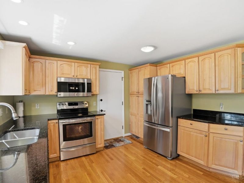 5692 Werkshire Terrace, Miami Twp, OH 45150 Photo 13