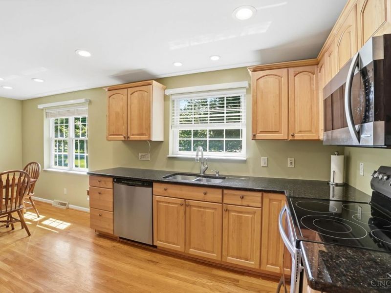 5692 Werkshire Terrace, Miami Twp, OH 45150 Photo 14