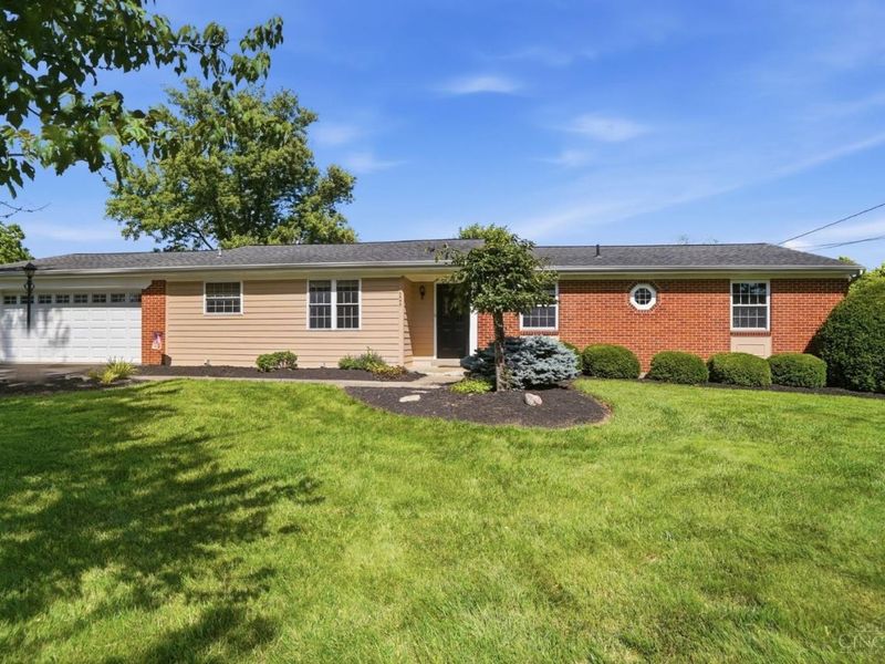 5692 Werkshire Terrace, Miami Twp, OH 45150 Photo 3