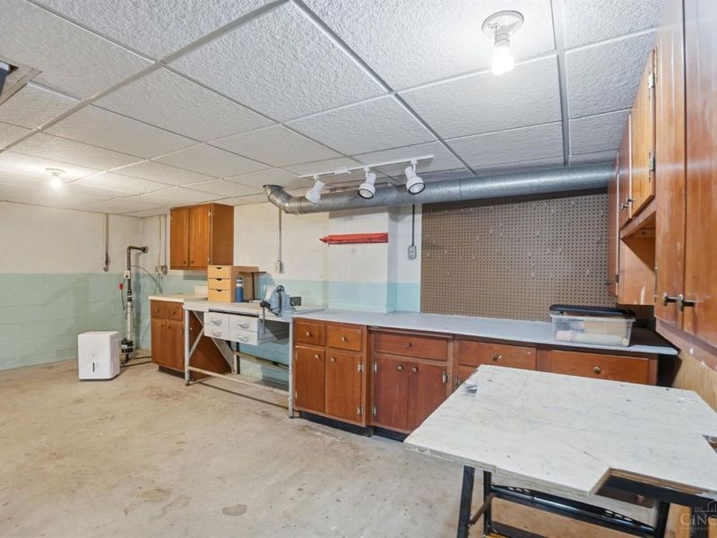 5692 Werkshire Terrace, Miami Twp, OH 45150 Photo 32