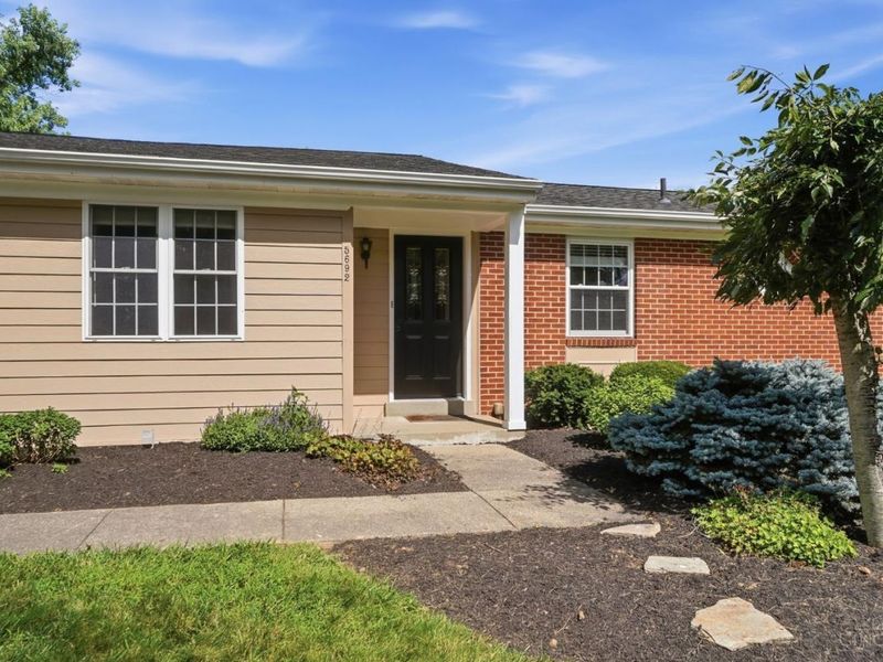 5692 Werkshire Terrace, Miami Twp, OH 45150 Photo 4