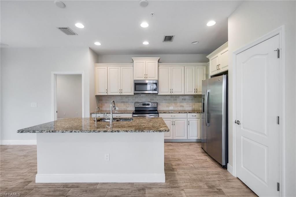2343 Sheen Ln, Unit 405, Naples, FL 34120 Photo