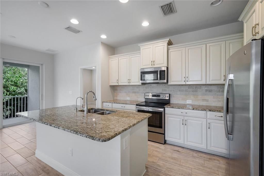 2343 Sheen Ln, Unit 405, Naples, FL 34120 Photo