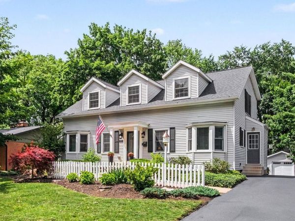 2621 Elmwood Drive SE, Grand Rapids, MI 49506