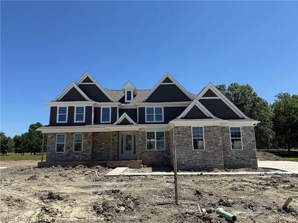 32585 Royal Troon Drive , Avon Lake, OH 44012