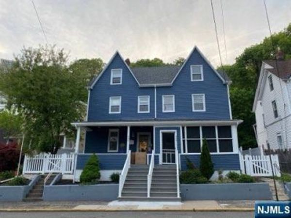 454 Undercliff Avenue, EDGEWATER, NJ 07020