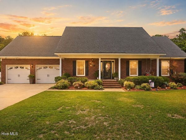 5829 Finish Line Drive, Hope Mills, NC 28348