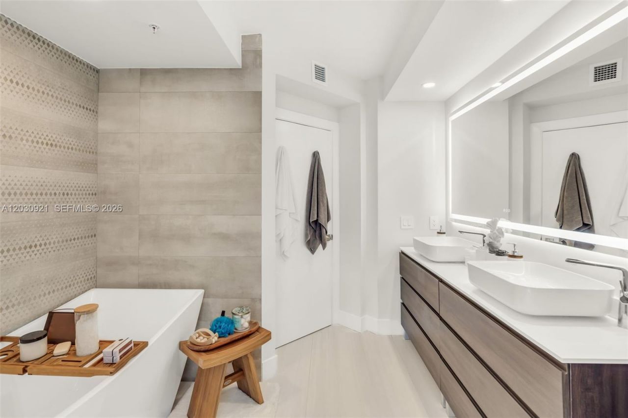 1500 Ocean Dr, Unit 707, Miami Beach, FL 33139 Photo