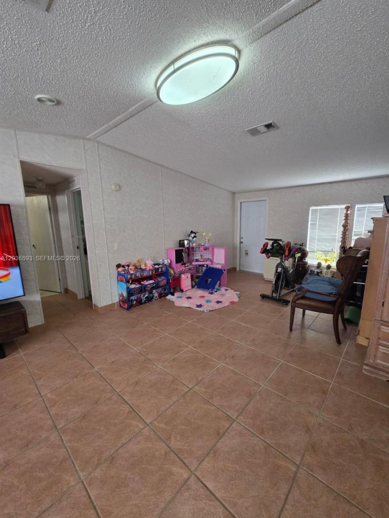 1061 SW 131 Pl, Miami, FL 33184 Photo