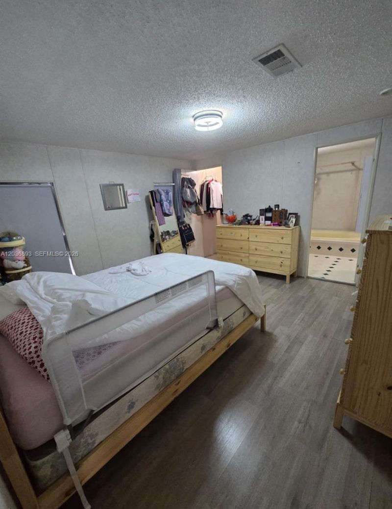1061 SW 131 Pl, Miami, FL 33184 Photo