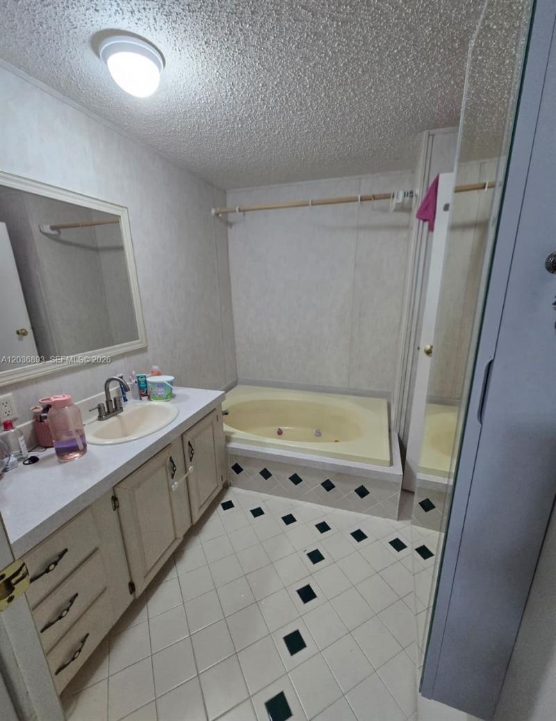 1061 SW 131 Pl, Miami, FL 33184 Photo