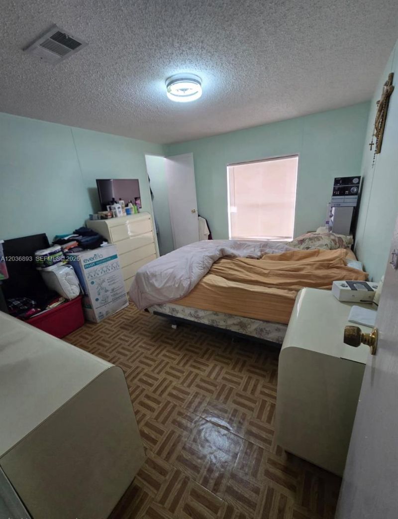 1061 SW 131 Pl, Miami, FL 33184 Photo