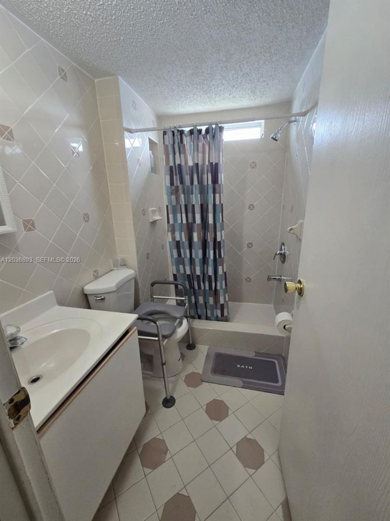 1061 SW 131 Pl, Miami, FL 33184 Photo